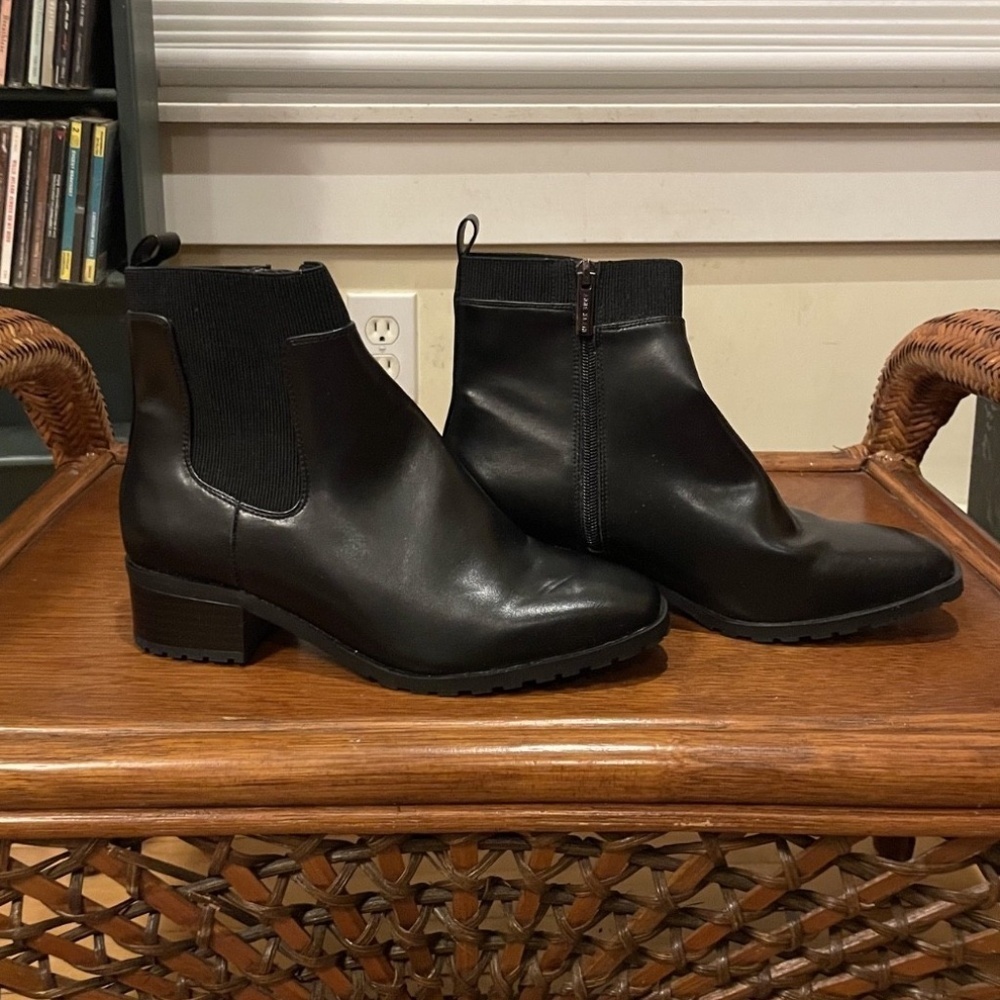 Anne Klein iFlex Ankle Black Leather Ankle Boots/Booties Boots Size 8